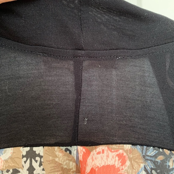 Forever 21 Black with Sheer Floral Back Kimono - Picture 6 of 7